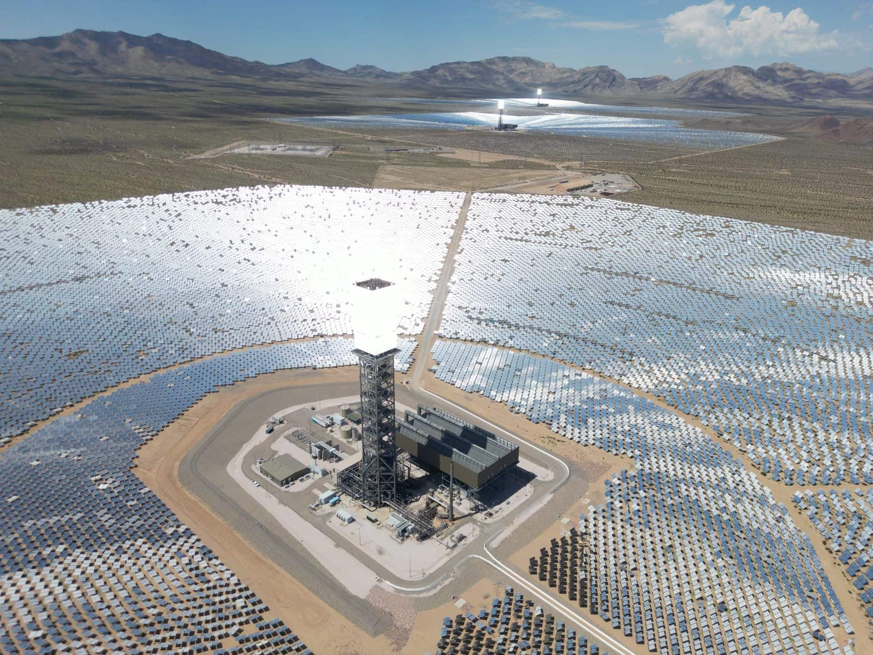 spectrally selective solar panel